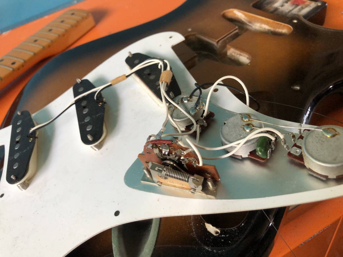 1983年 Squier JVシリアル ストラトキャスター FENDER 日本製 - メルカリ