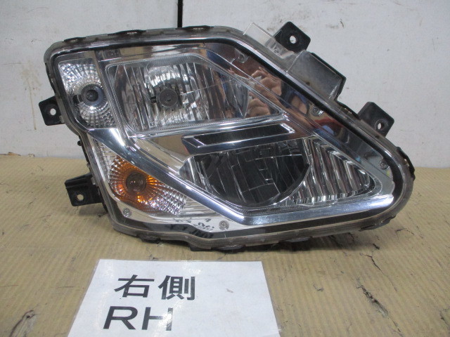 UD トラックス クオン CE5AL 右ヘッドライト ヘッドランプ LED 52846