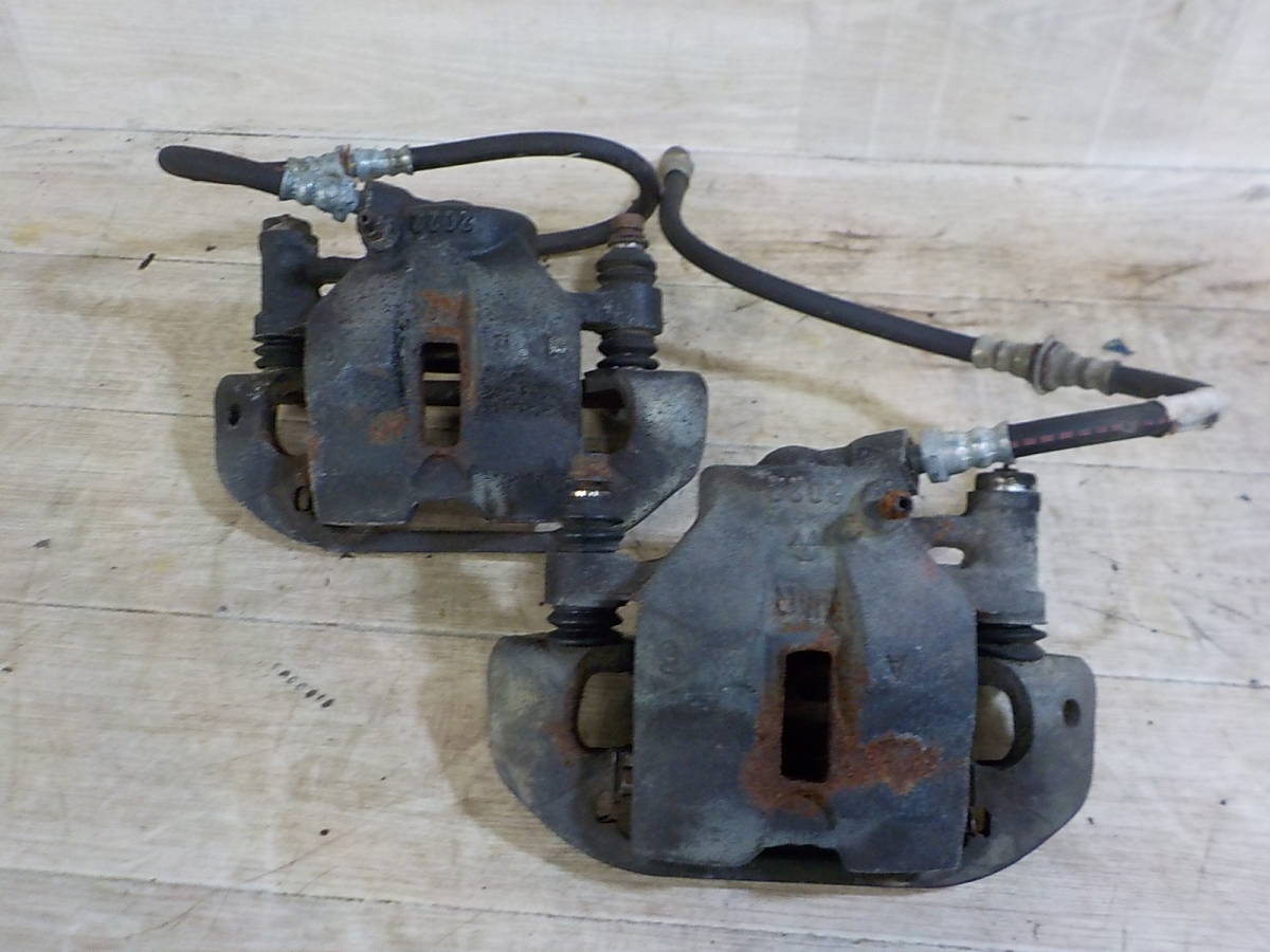 220623001949100　カローラレビン　AE86　フロントキャリパー左右セット