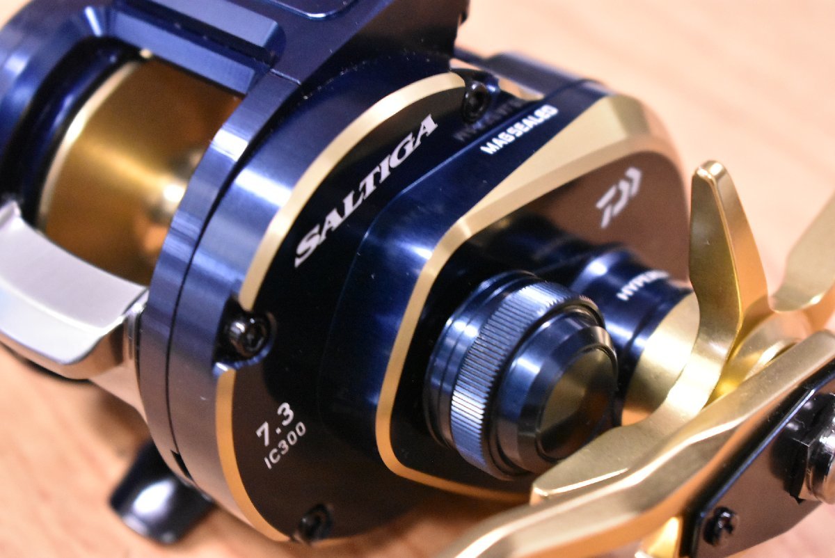 美品☆人気モデル】ダイワ ソルティガ IC 300H-SJ 右巻き DAIWA