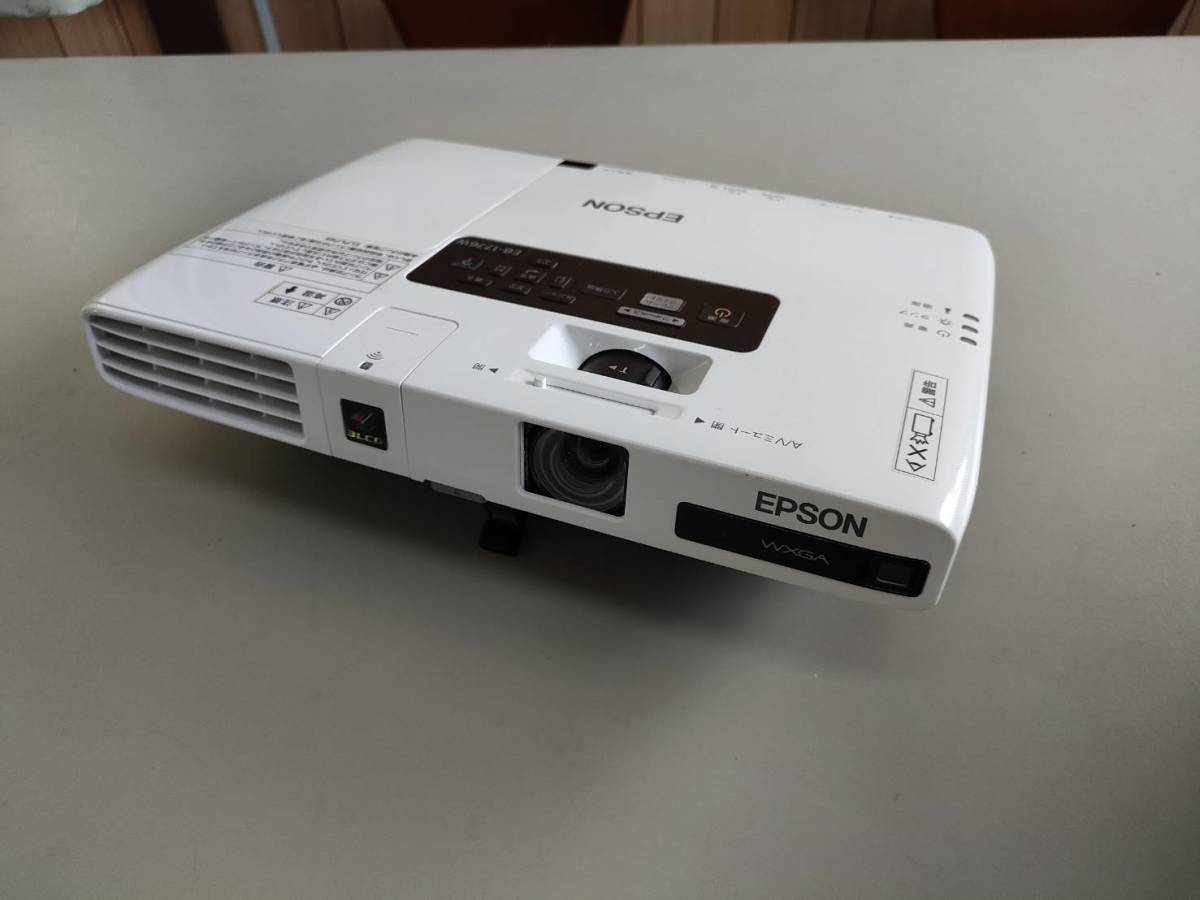 【美品】EPSON プロジェクター EB-1776W 使用頻度少 ランプ時間少 EPSON プロジェクター [EB-1776W] / ランプ点灯時間：448時間、3000