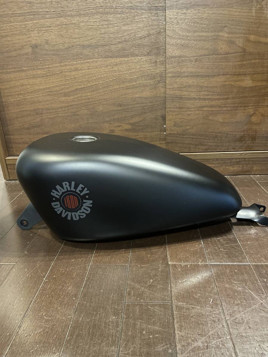 ハーレー スポーツスター XL883Nタンク スポーツスター XL883N -