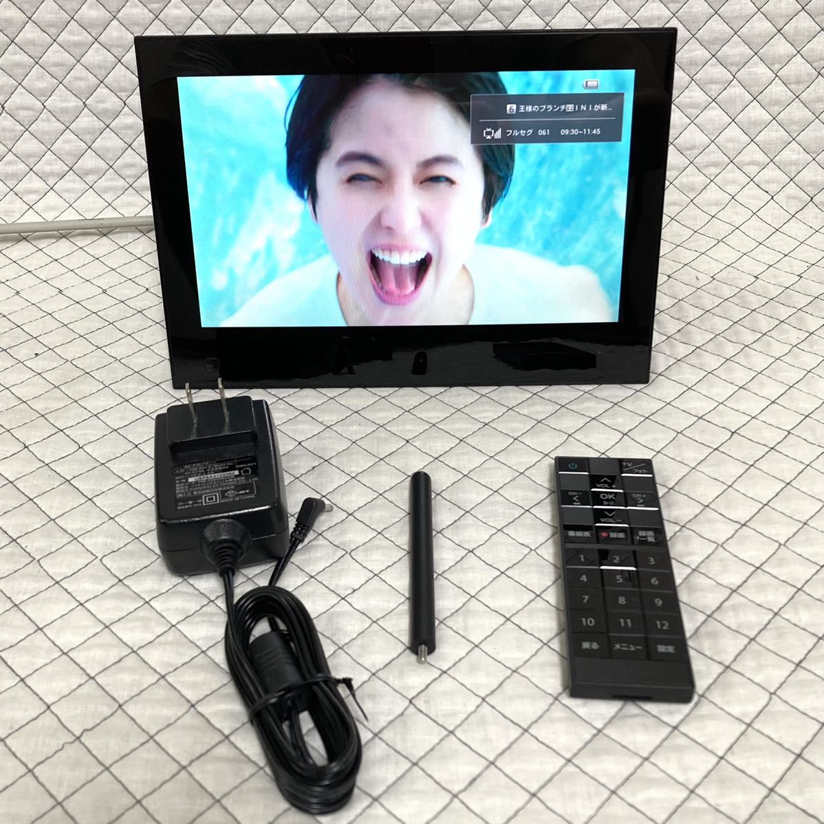 圏外表示無】SoftBank PhotoVisionTV 202HW 地デジ防水テレビ 全画面化