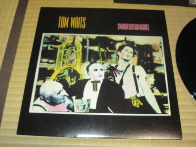 最新作，人気SALE TOM WAITS トム ウェイツ SWORDFISHTROMBONES ソードフィッシュトロンボーン 米 LP(その他)｜売買されたオークション情報、yahooの商品情報をアーカイブ公開 - オークファン T