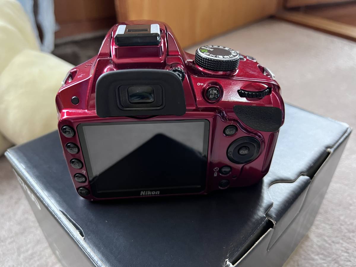 Nikon D3200 | レッドの出品 D3200ボディ ONE SCENE（ワンシーン