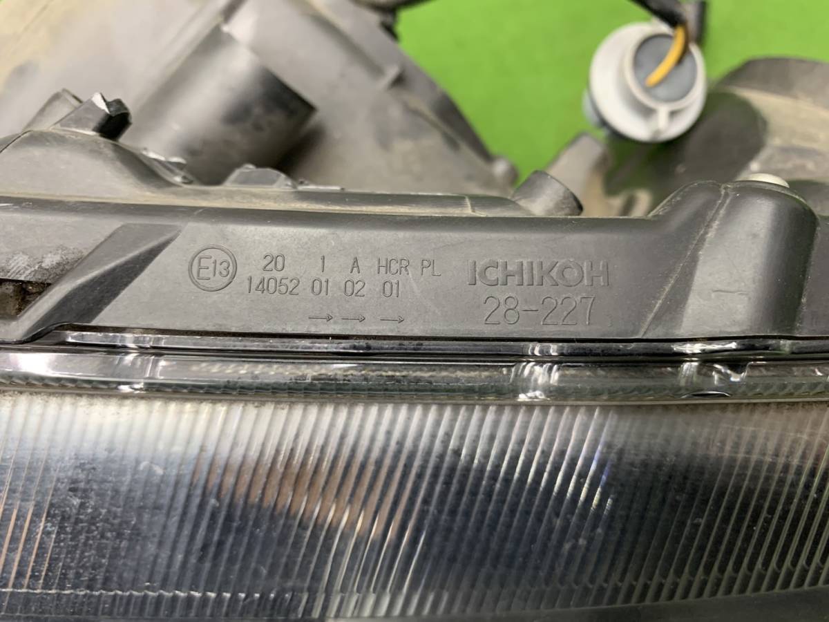 トヨタ エスクァイア ZRR80 ZRR85 左ヘッドライト ヘッドランプ LED