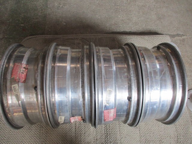 CNTER LINE 17ｘ7J +37 5H PCD 114.3 【ジャンクパーツ】現状使用不可 クライスラー ボイジャーにて使用 Center Line Wheels wheels a 0
