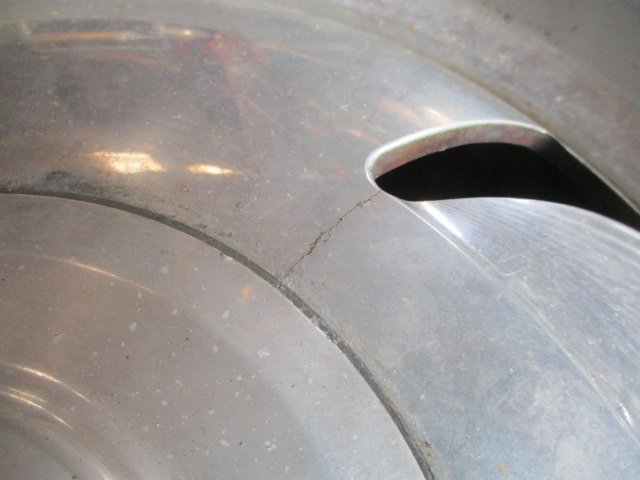 CNTER LINE 17ｘ7J +37 5H PCD 114.3 【ジャンクパーツ】現状使用不可 クライスラー ボイジャーにて使用 Center Line Wheels wheels a 0