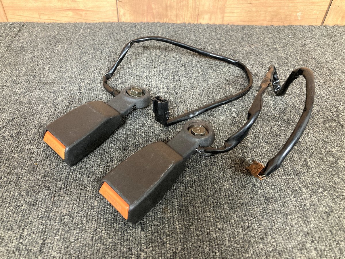 中古 日産 スカイライン R32 純正 フロントシートベルトバックル 左右 
