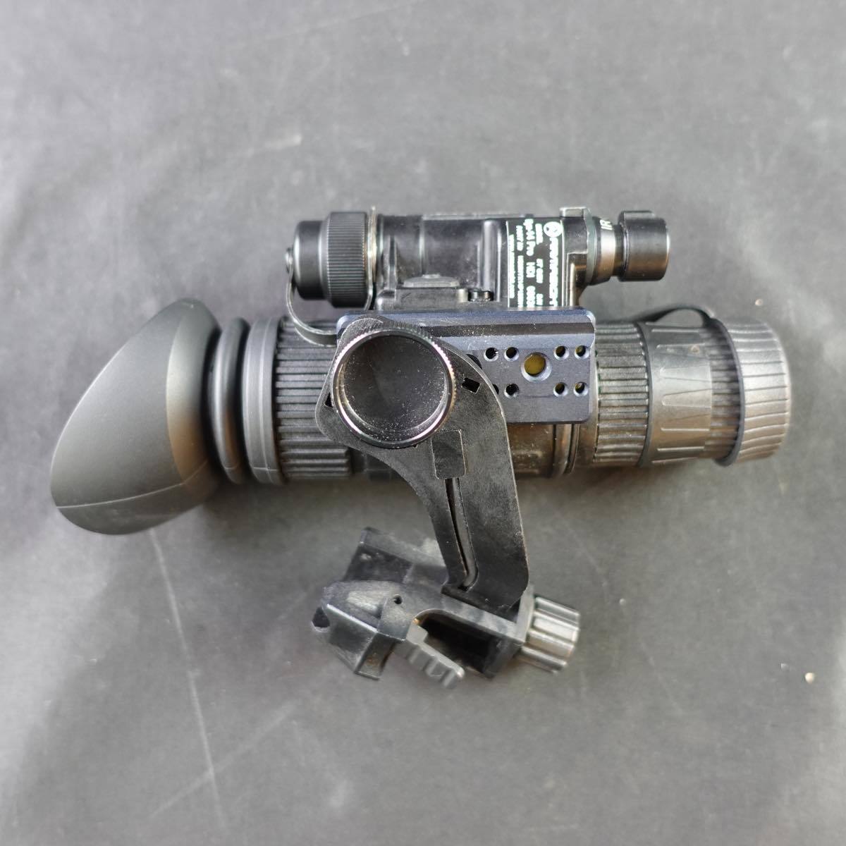Armasight NYX-14 Pro ナイトビジョン Night 2+ vision 東京)Armasight
