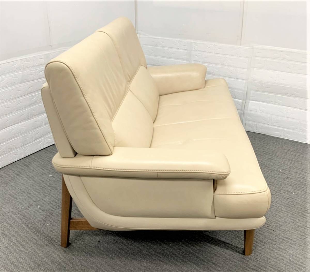0817H【展示品】karimoku/カリモク ZU25モデル 2.5人掛け本革ソファ
