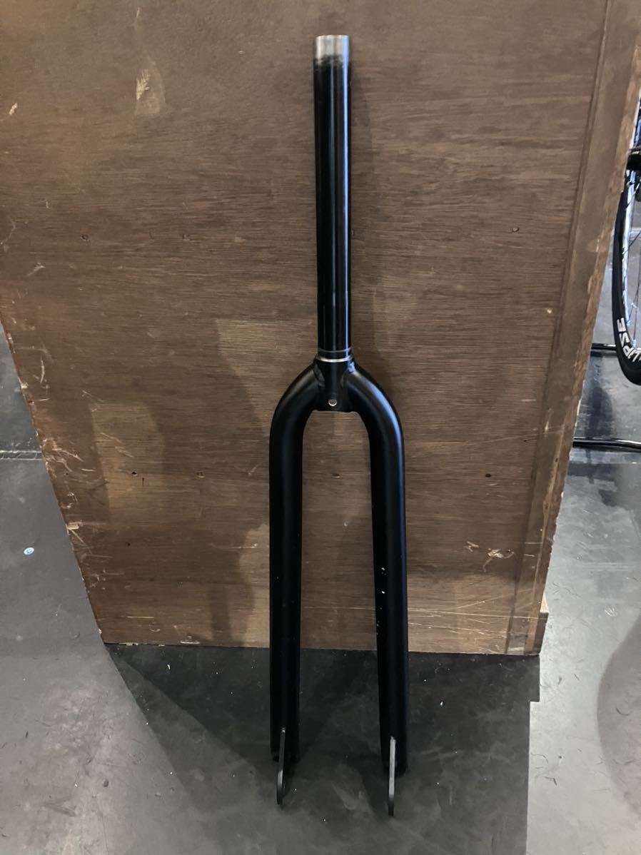 VOLUME BIKE FU MANCHU V3 FORK 1インチ 700c フォーク フロント