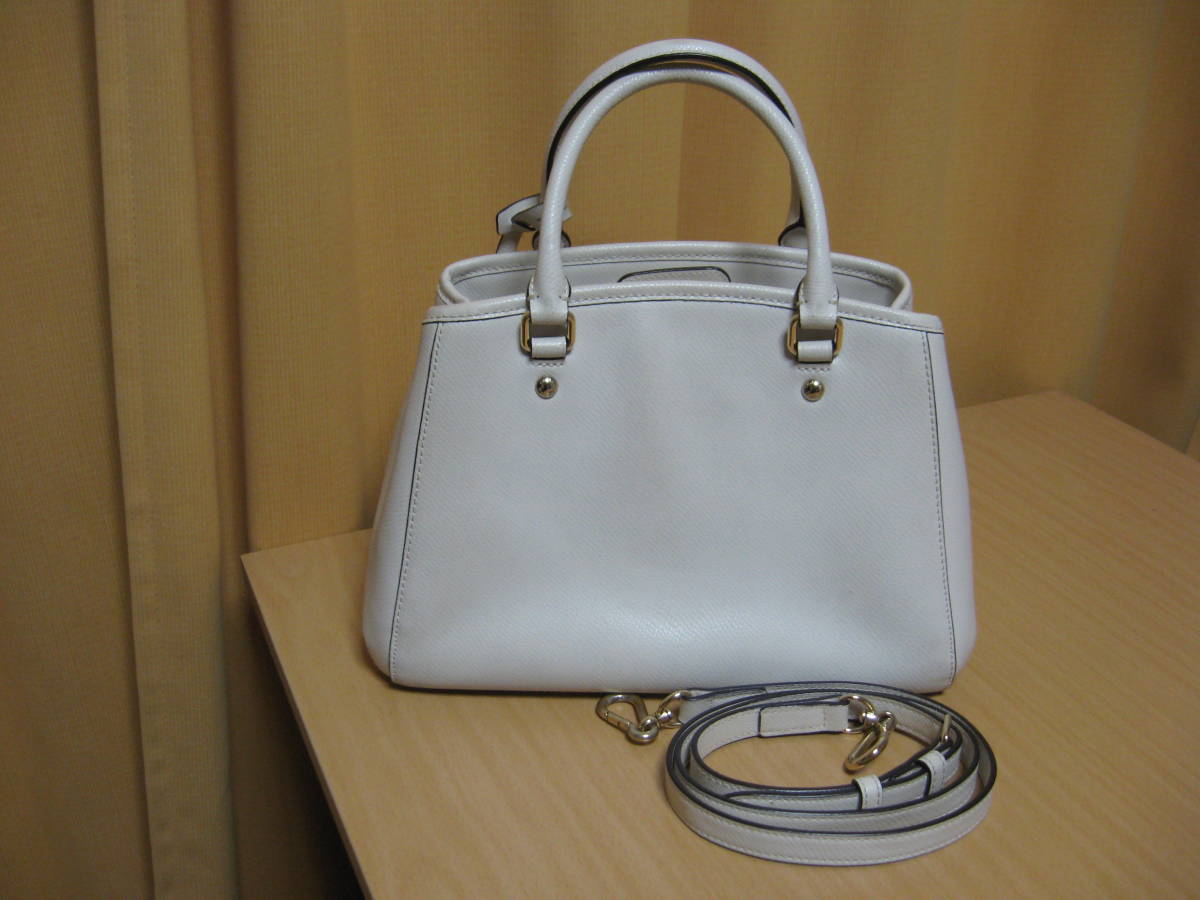 coach ショルダーバッグ オールレザー 白 斜め掛け スタッズ 【公式通販】