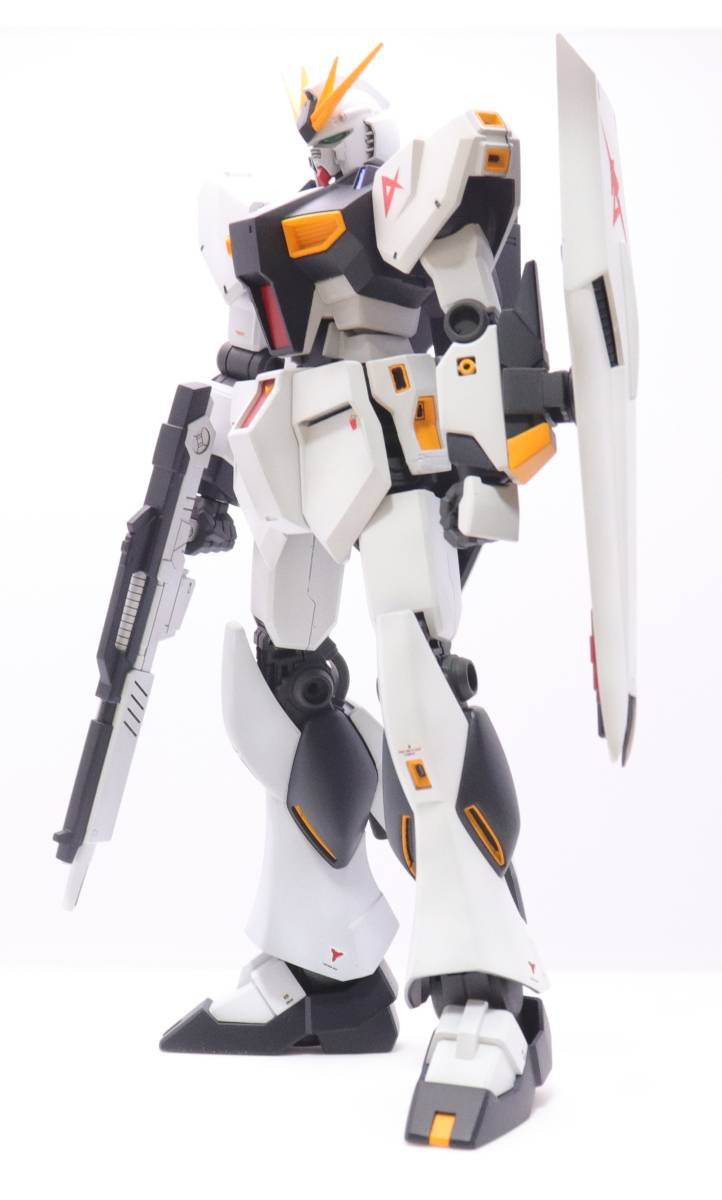 1/144 EG νガンダム 塗装済完成品 【公式通販】