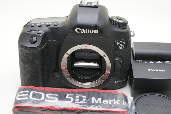 【正規品，新作】 フジヤカメラ 難有り品 Canon EOS 5D MarkⅢ バッテリー／充電器付き キヤノン フルサイズ デジタル一眼レフ(キヤノン)｜売買されたオークション情報、yahooの商品情報をアーカイブ公開 - オーク キヤノン