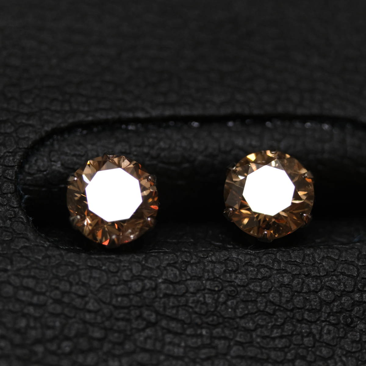 1312481【BRAND CLUB HILTON OSAKA】美しい天然ファンシーブラウン