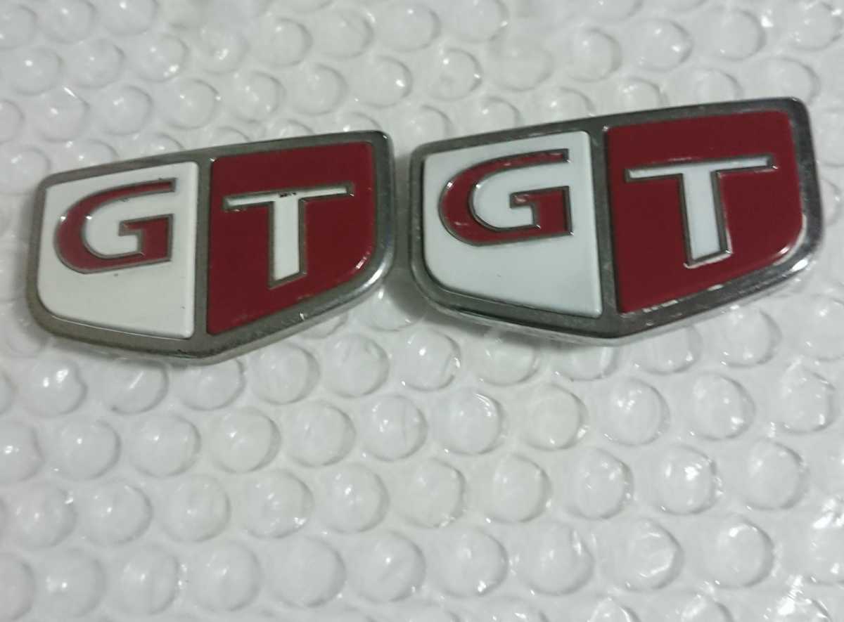 スカイライン GT エンブレム 赤バッジ
