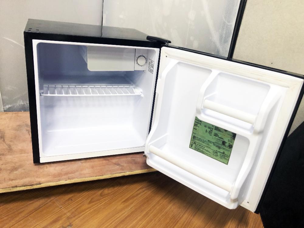 格安，低価 送料無料★2019年製★極上美品 中古★アイリスオーヤマ 42L コンパクトなのに大容量!!静音設計 ノンフロン1ドア冷蔵庫【NRSD-4A-B】ARKR
