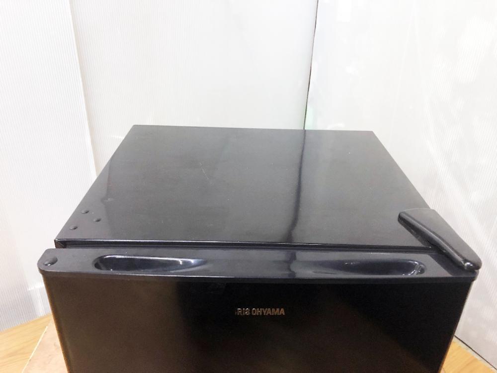 格安，低価 送料無料★2019年製★極上美品 中古★アイリスオーヤマ 42L コンパクトなのに大容量!!静音設計 ノンフロン1ドア冷蔵庫【NRSD-4A-B】ARKR
