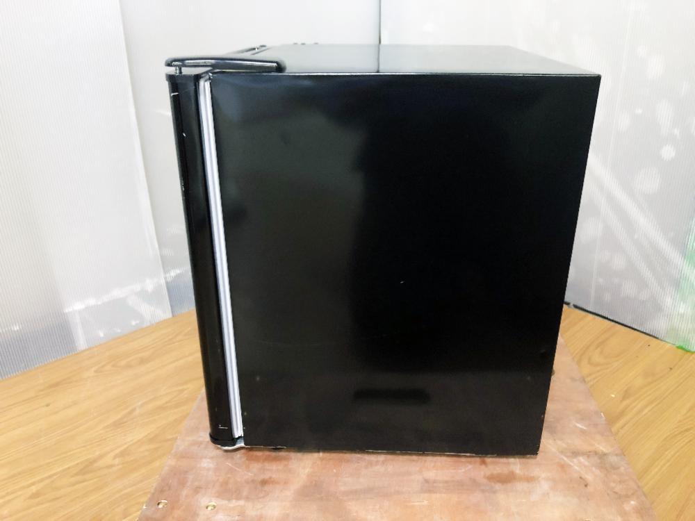 格安，低価 送料無料★2019年製★極上美品 中古★アイリスオーヤマ 42L コンパクトなのに大容量!!静音設計 ノンフロン1ドア冷蔵庫【NRSD-4A-B】ARKR