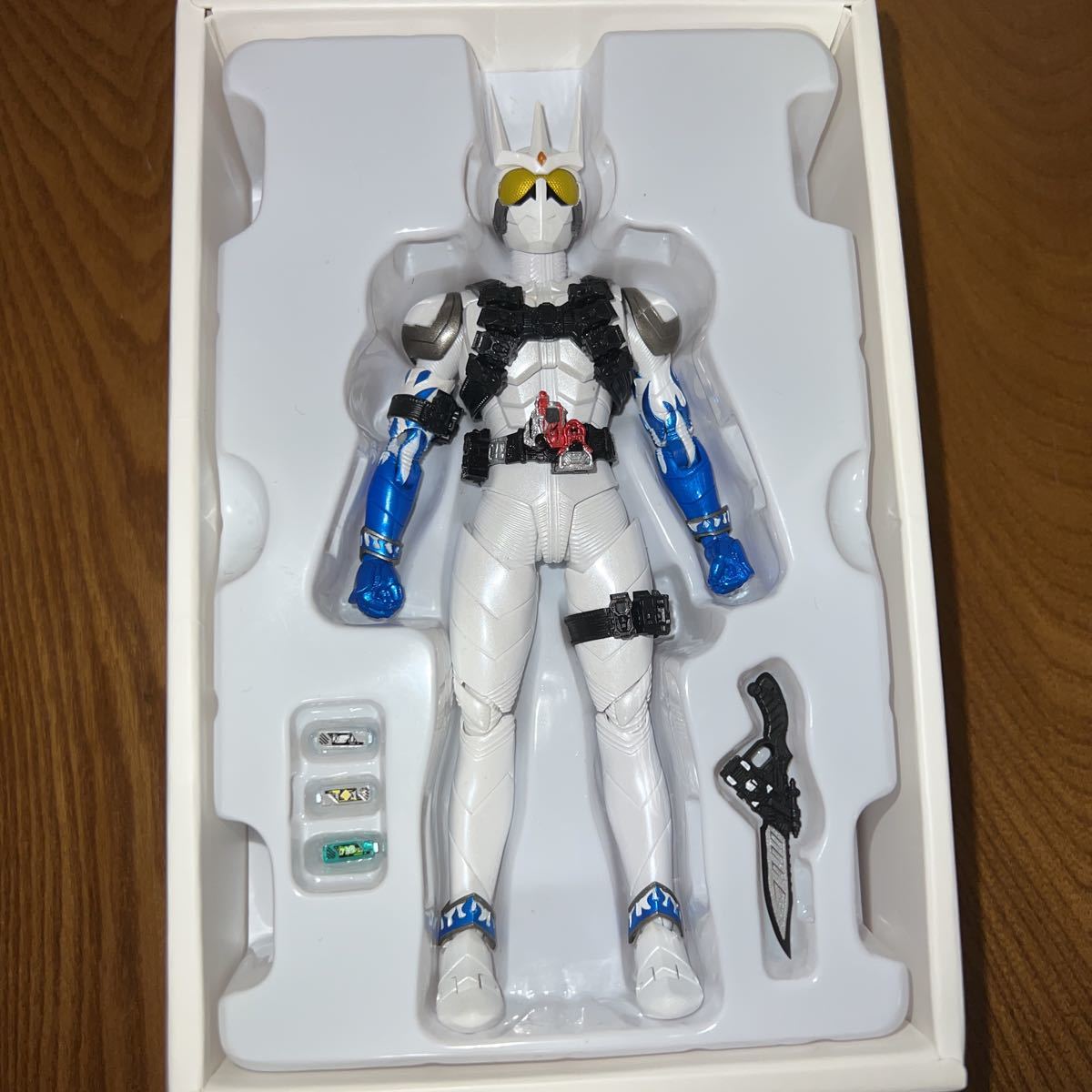 バンダイ S H Figuarts S H フィギュアーツ 真骨彫製法 仮面ライダーw Forever Atoz 運命のガイアメモリ 仮面ライダーエターナル その他 売買されたオークション情報 Yahooの商品情報をアーカイブ公開 オークファン Aucfan Com