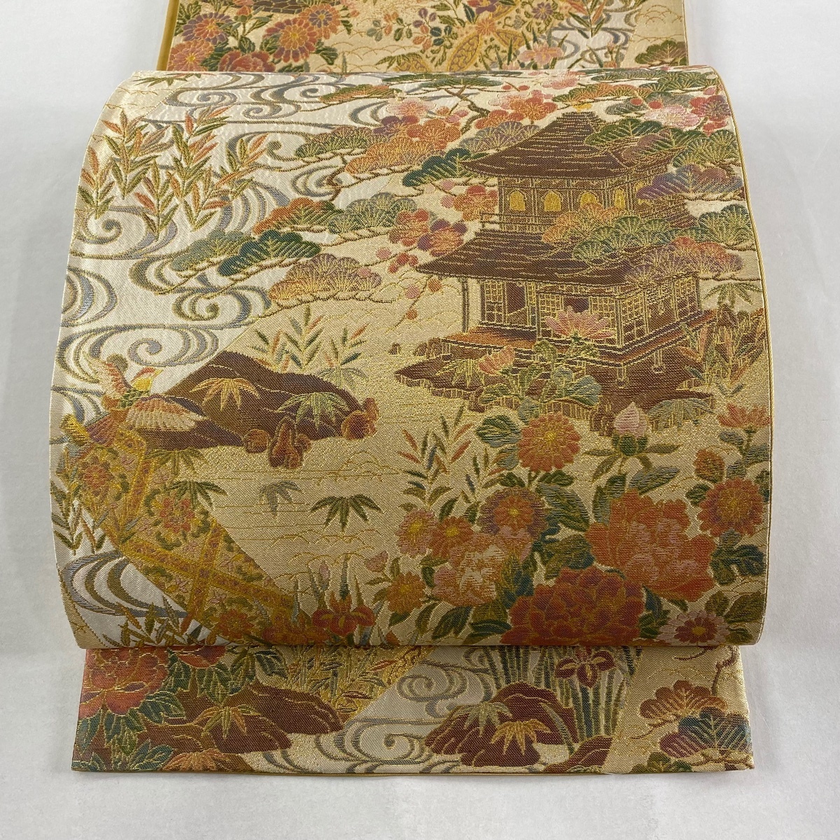 【驚きの破格値，新作登場】 袋帯 秀品 建物 松竹梅 箔 ベージュ 六通 正絹(仕立て上がり)｜売買されたオークション情報、yahooの商品情報をアーカイブ公開 - オークファン 仕立て上がり