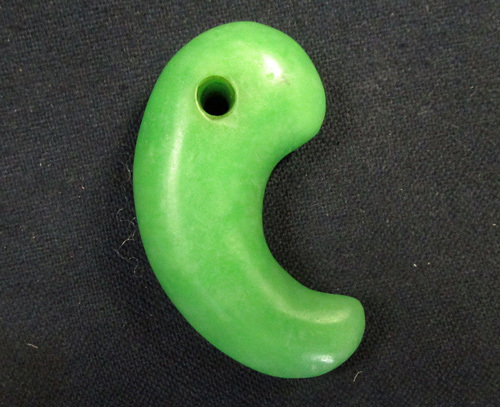 クレーム ヤフオク 古墳期 淡い翠色地の頭部に濃い斑文様が特徴的な します