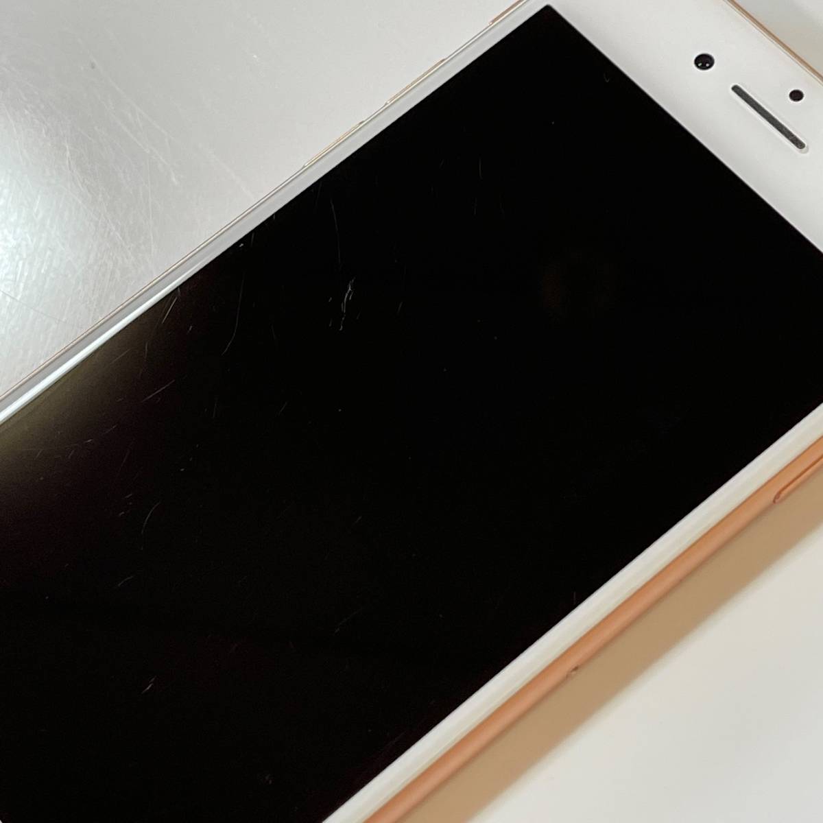 Apple SIMフリー iPhone 8 ゴールド 64GB MQ7A2J/A iOS15.6.1 アク