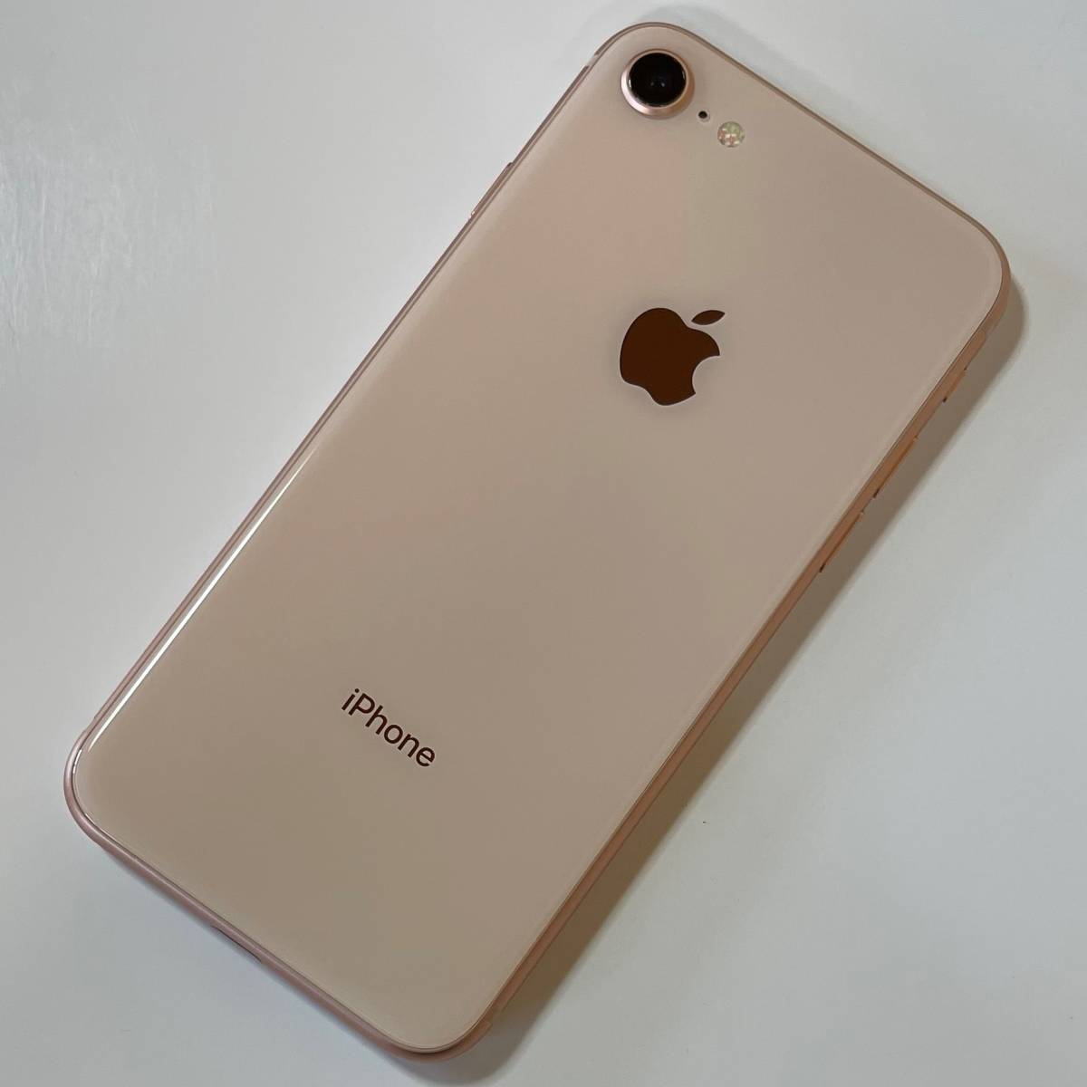 Apple SIMフリー iPhone 8 ゴールド 64GB MQ7A2J/A iOS15.6.1 アク