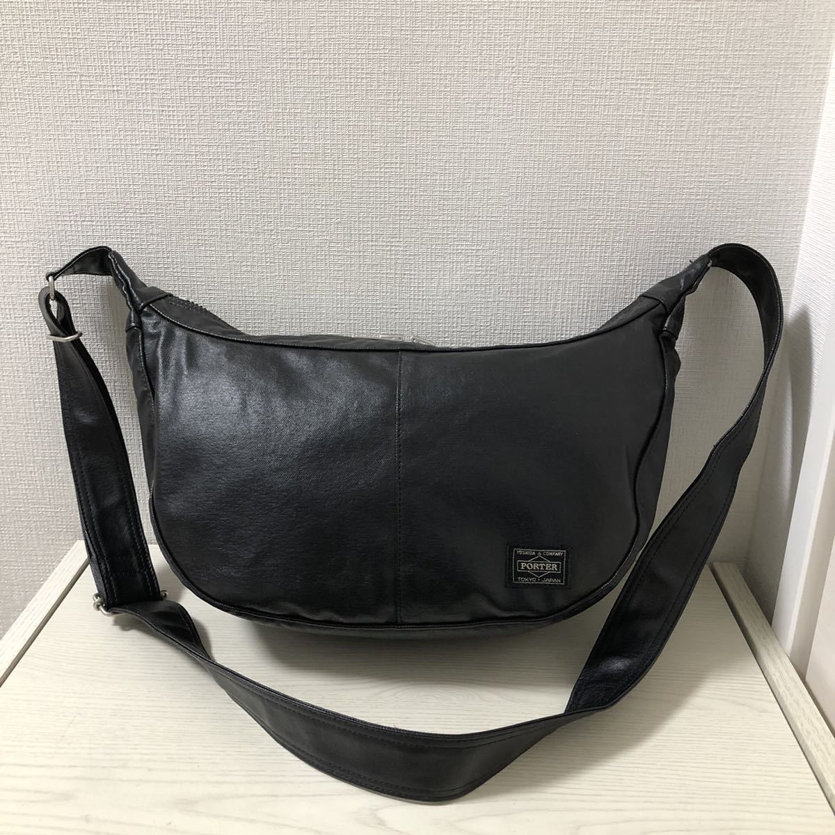 大得価，限定セール 定価23 100円 PORTER ポーター ショルダーバッグ FREE STYLE フリースタイル 707-07186 ブラック 黒(ショルダーバッグ)｜売買されたオークション情報、yahooの商品情報をアーカイブ公開 - オークファン かばん、バッグ