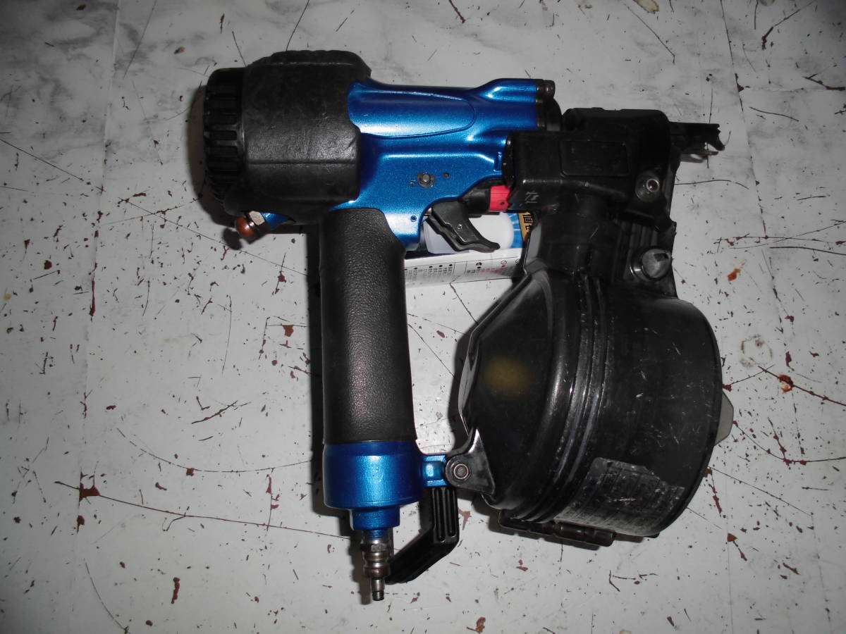 日立 高圧釘打ち機 NV65HMJ 中古品 青(エア釘打機)｜売買された  