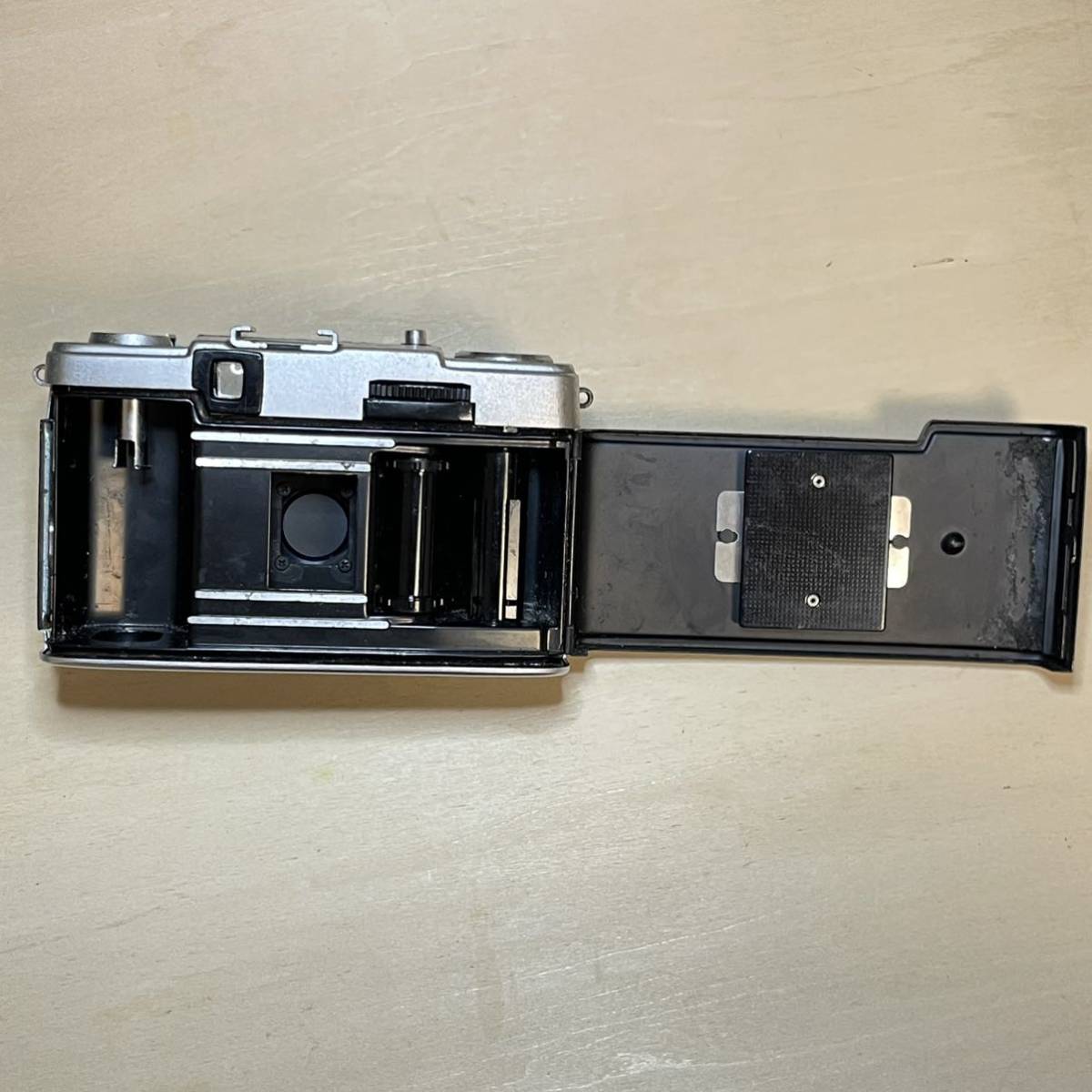 完動品／整備済OLYMPUS PEN EE-3 ハーフサイズ フィルムカメラ #385