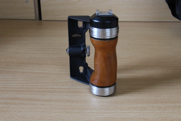 ペンタックス　PENTAX　6x7　ウッドグリップ　木製グリップ PENTAX ペンタックス 6x7 Hand : II