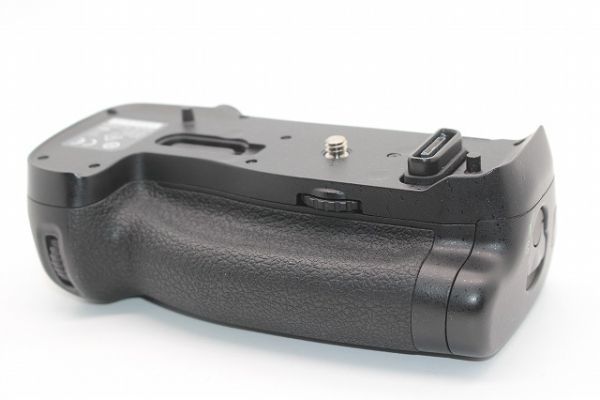□超極上美品□ニコン Nikon MB-D18 D850用 マルチパワーバッテリー