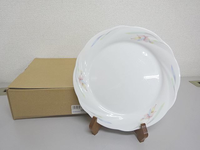 未使用・保管品☆NARUMI☆ナルミ ボーンチャイナ 23㎝ ミート皿 花模様