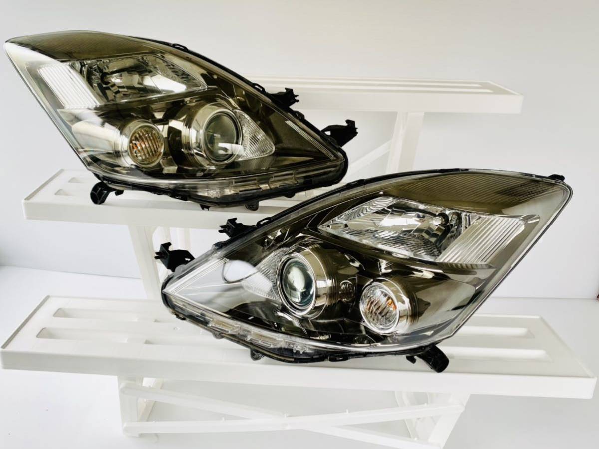 ZGM10 ANM10 アイシス 純正 HID ヘッドライト 左右セット