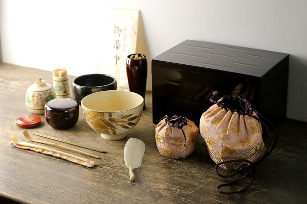 茶道具 茶箱付き 茶碗 薄器 棗 茶筅 茶杓 香合 セット sp1618 【公式通販】