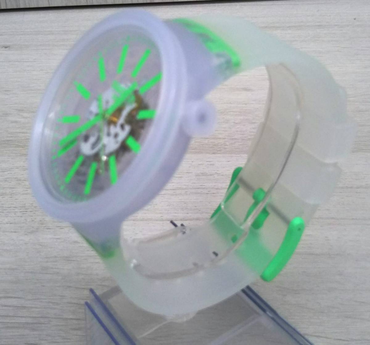 売切セール!!]Swatch グリーンインジェリー／スケルトン 時計 クォーツ
