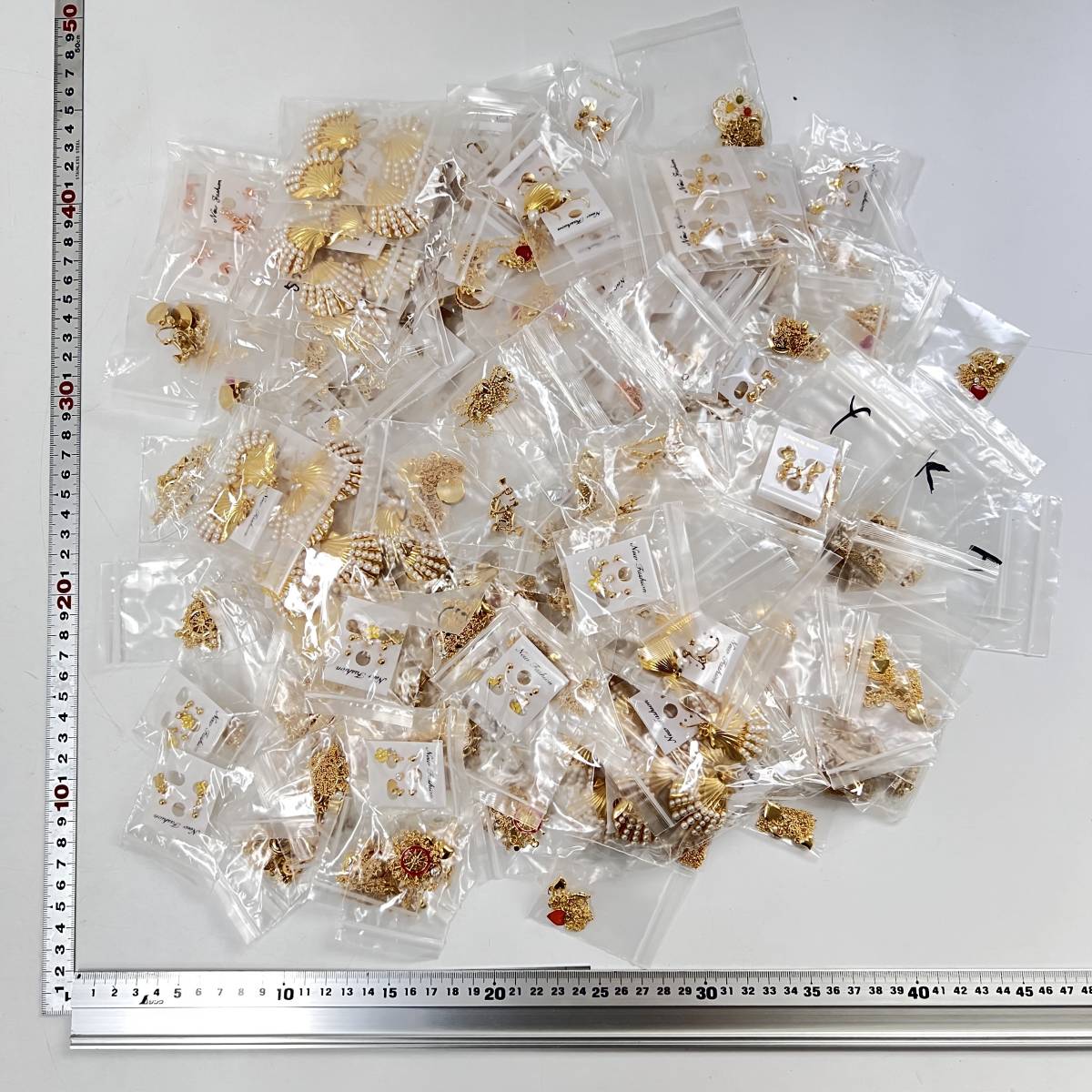 ZS】アクセサリー 大量まとめて 未使用パッケージ入 総重量約4.7kg