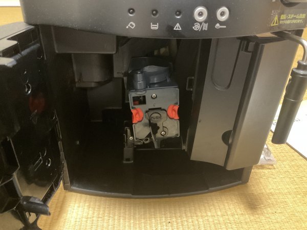 中古】デロンギ 全自動コーヒーマシンマグニフィカ ESAM1000SJ