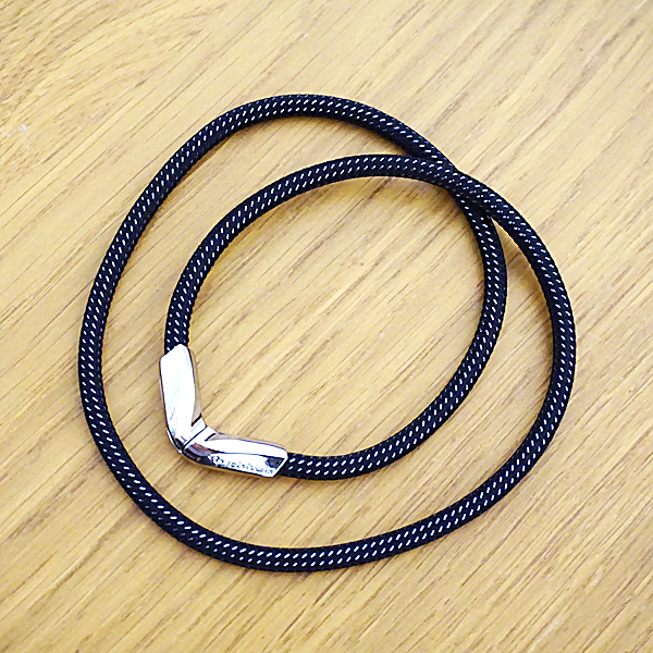  ファイテン RAKUWA ネック X50 Vタイプ シルバーブラック 50cm 数量限定品(スポーツ、レジャー)｜売買されたオークション情報、yahooの商品情報をアーカイブ公開 - オークファン その他