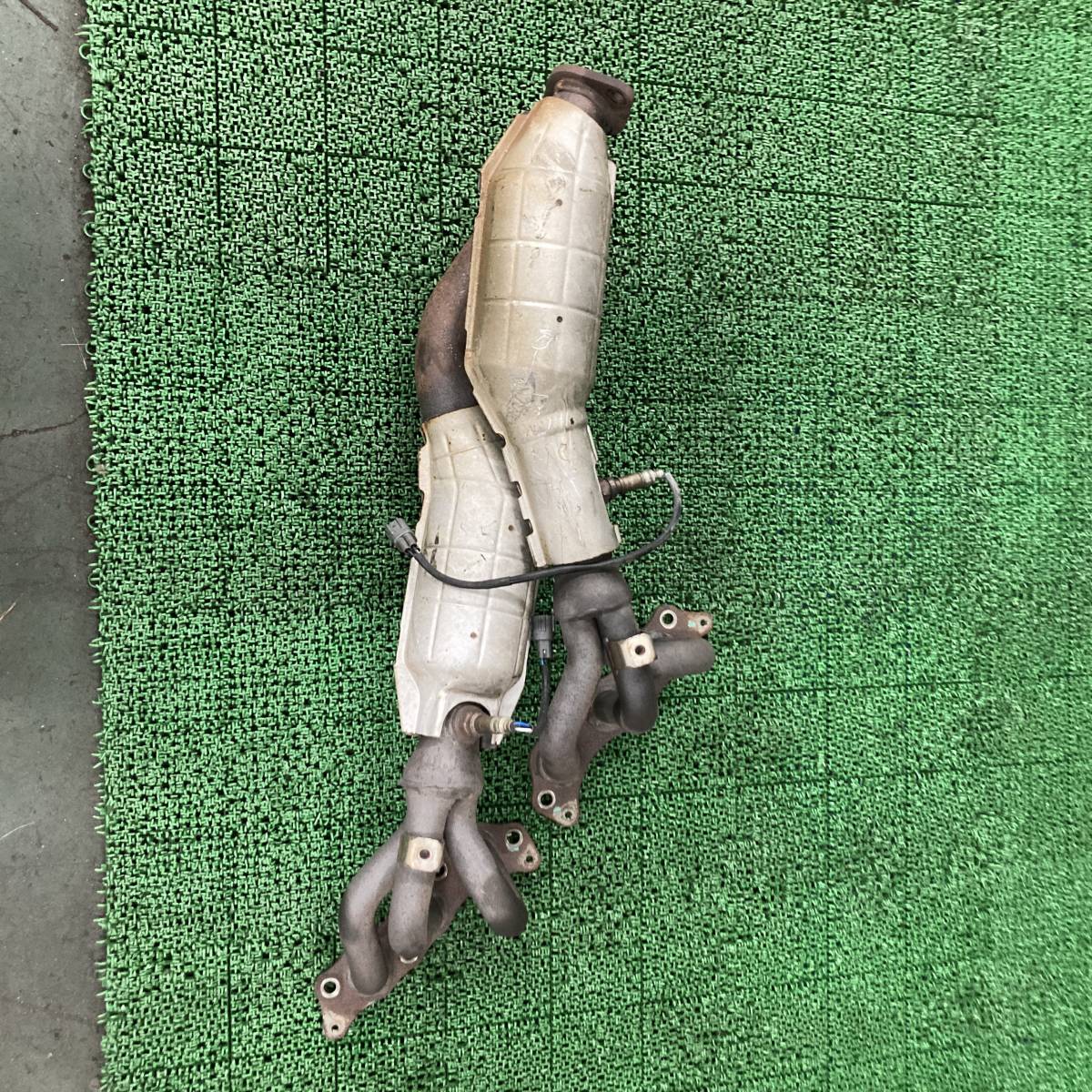 アルテッツァ AS200 GXE10 触媒 キャタライザー 1GFE 素材用 （A1231