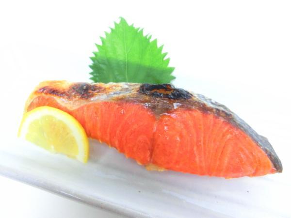 Max ご飯のお供に最適 ヘルシーな甘塩仕立ての天然紅鮭(ベニザケ)|売買されたオークション情報、yahooの商品情報をアーカイブ公開 ...