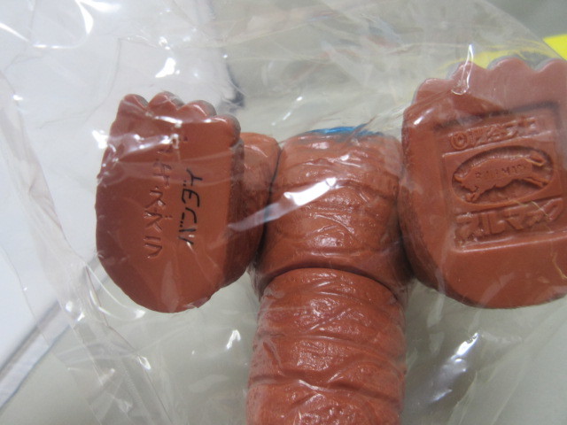 帰ってきたウルトラマン ９月３日 夢の島のゴミ処理場からゴキネズラが レビューで送料無料 ブルマァク ゴキネズラ | 第22話 特撮 : ゴキネズラ戦格闘シーン細見 帰ってきたウルトラマン22話 大好評シリーズ第三弾『帰ってきたウルトラマン大怪獣図鑑』発売 ウルトラ怪獣名鑑 - 54年間も愛され続けてきた『帰ってきたウルトラマン』の魅力がこの１冊