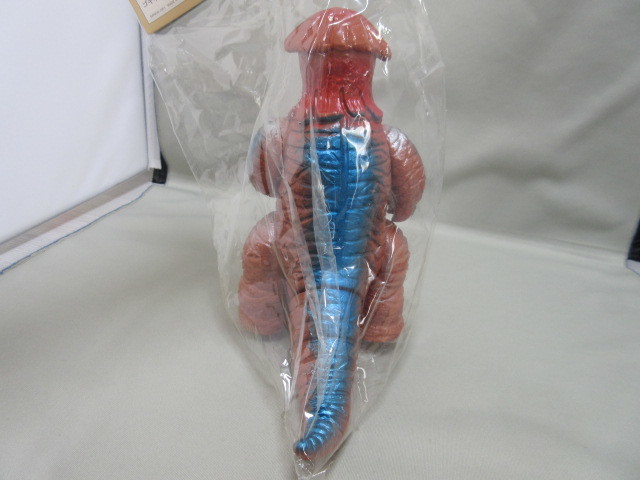 帰ってきたウルトラマン ９月３日 夢の島のゴミ処理場からゴキネズラが レビューで送料無料 ブルマァク ゴキネズラ | 第22話 特撮 : ゴキネズラ戦格闘シーン細見 帰ってきたウルトラマン22話 大好評シリーズ第三弾『帰ってきたウルトラマン大怪獣図鑑』発売 ウルトラ怪獣名鑑 - 54年間も愛され続けてきた『帰ってきたウルトラマン』の魅力がこの１冊