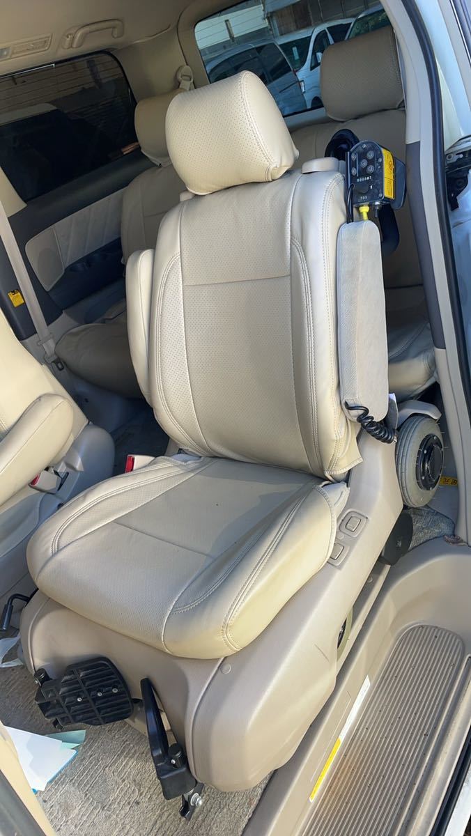 (N13）トヨタ純正 アルファード 10 系 後期 セカンドシート左 リフトアップ 全自動脱着電動車椅子 中古品作動品