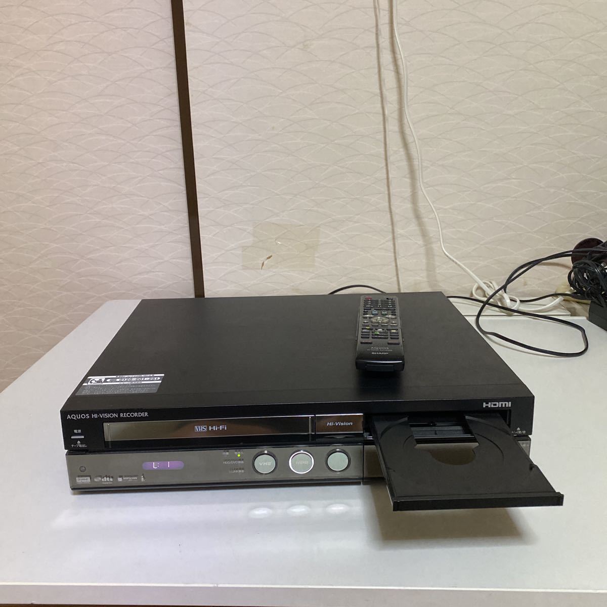 SHARP DV-ACV52 HDD DVD VHS 一体型 レコーダー 通電確認済み 現状品 08年