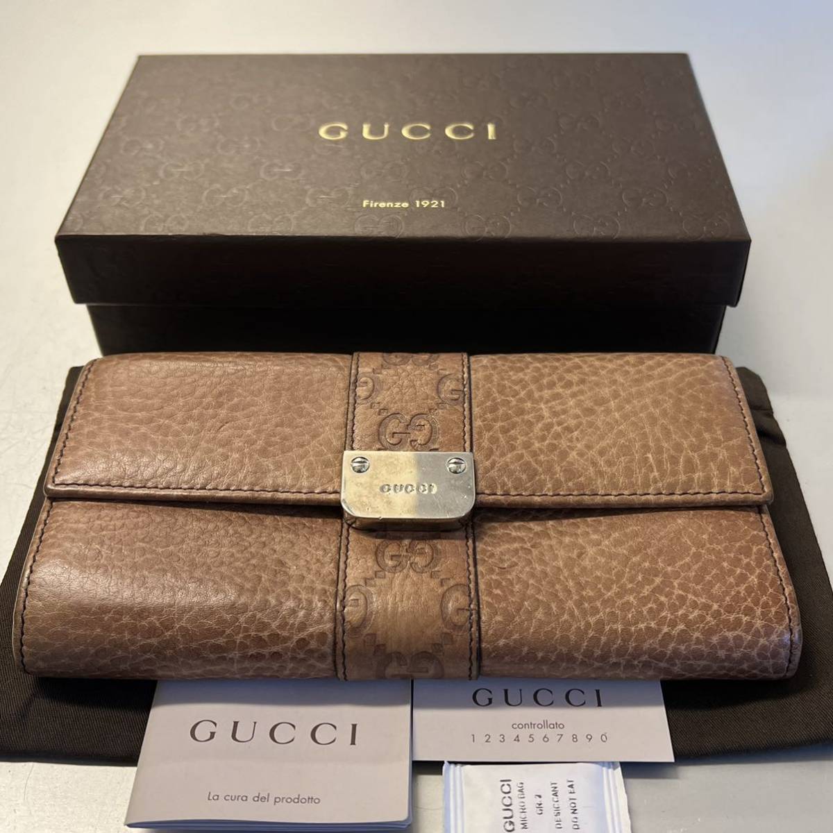 新品同様‼️ グッチ GUCCI 財布 長財布 シマレザー ラウンドファスナー 