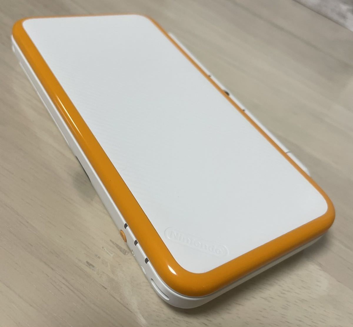 Newニンテンドー2DS LL ホワイト×オレンジ 未使用