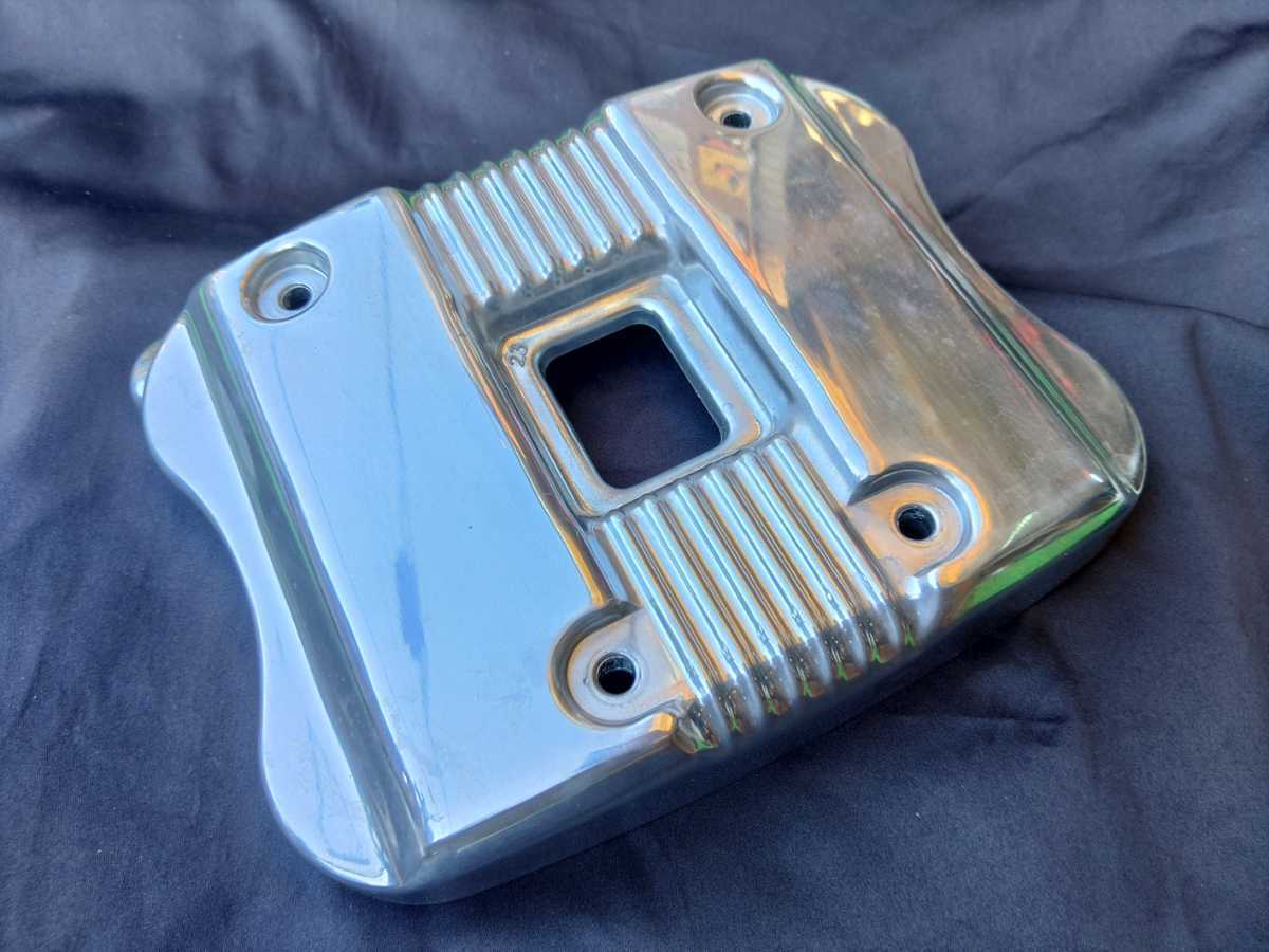 スポーツスター 純正メッキロッカーカバー xl883 xl1200 スポーツスター 純正メッキロッカーカバー xl883 xl1200 Harley